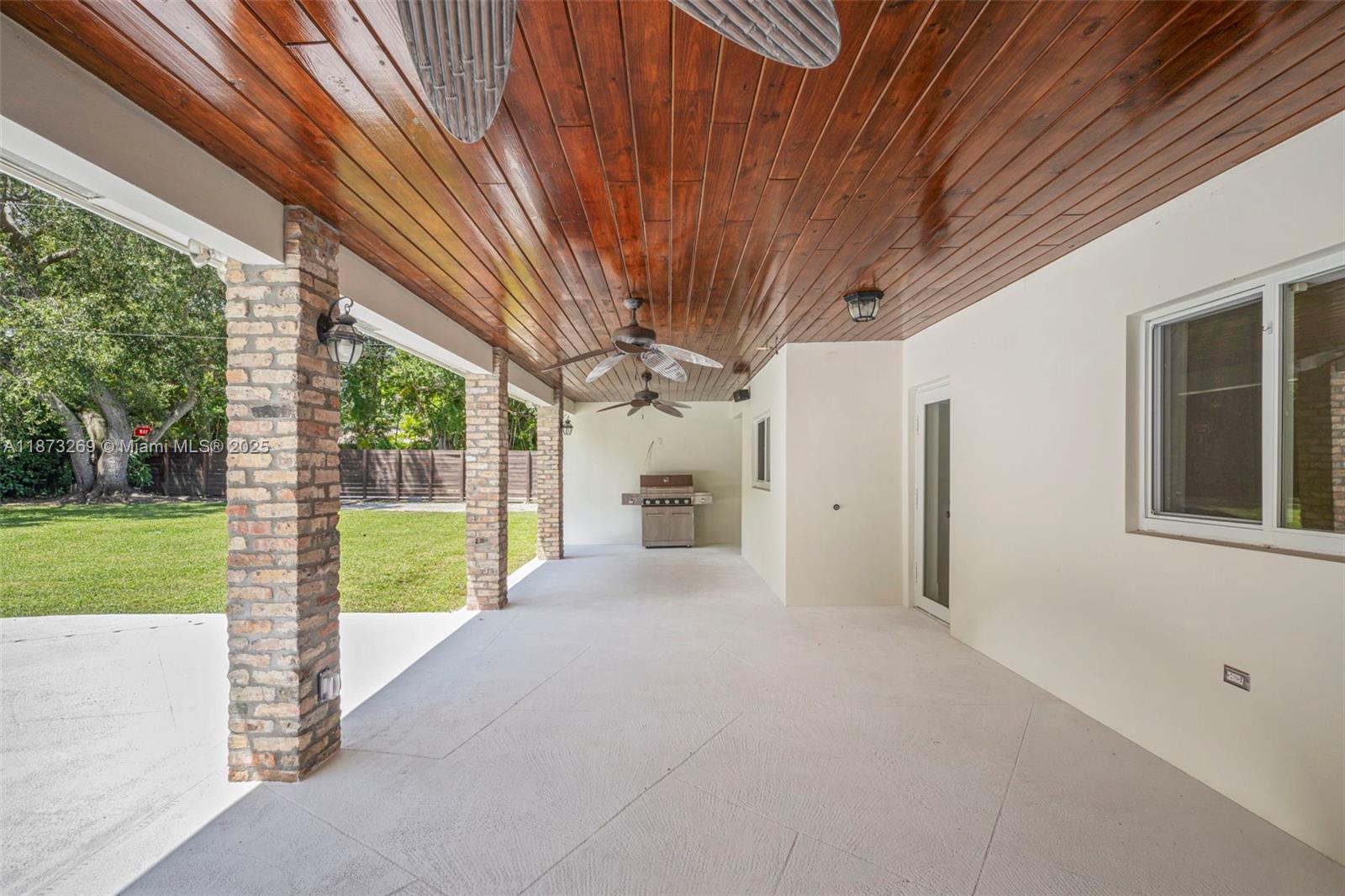 PINE ESTATES - Residential Lease