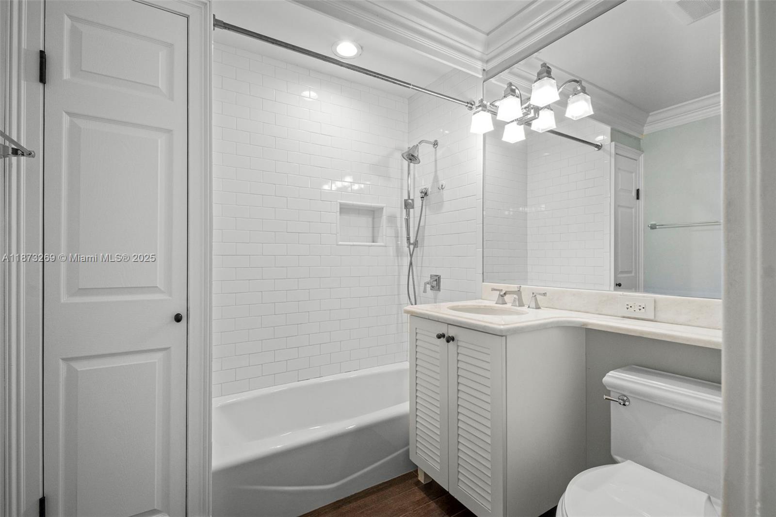 PINE ESTATES - Residential Lease