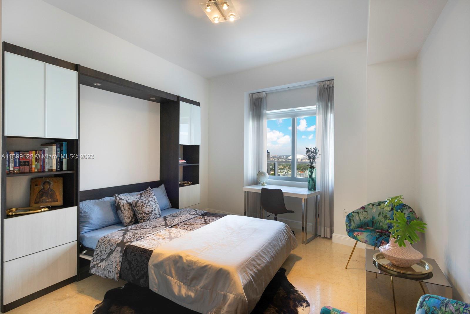 MARQUIS CONDO - Residential