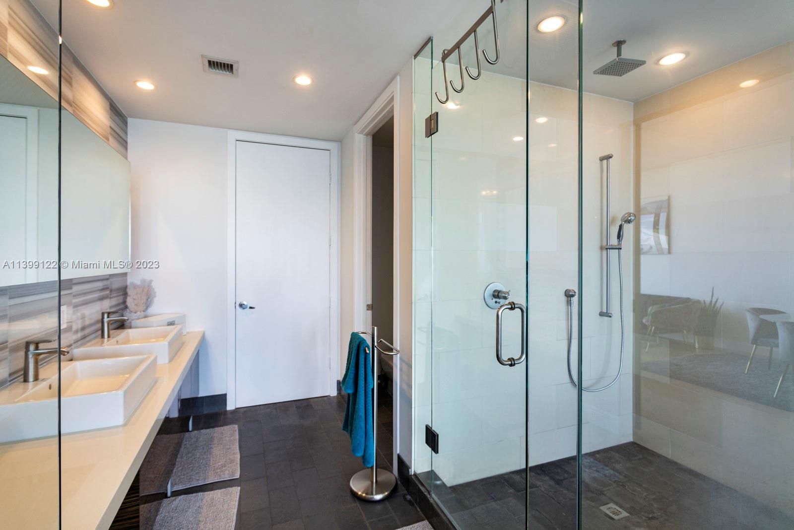 MARQUIS CONDO - Residential