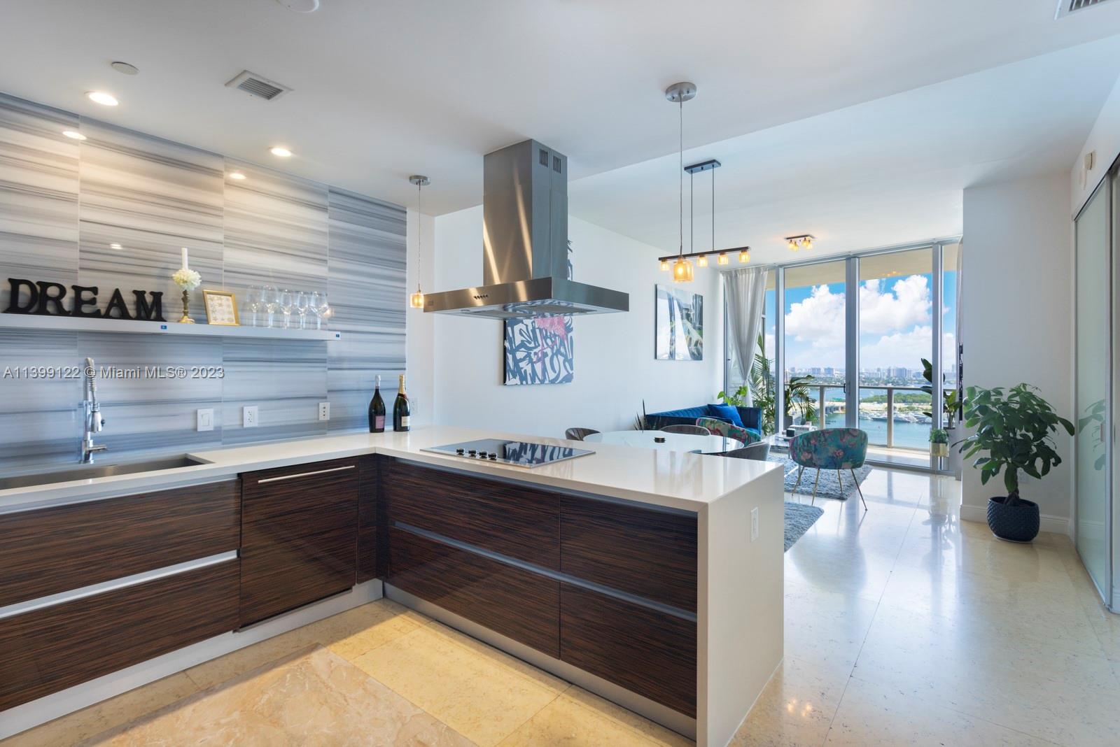 MARQUIS CONDO - Residential