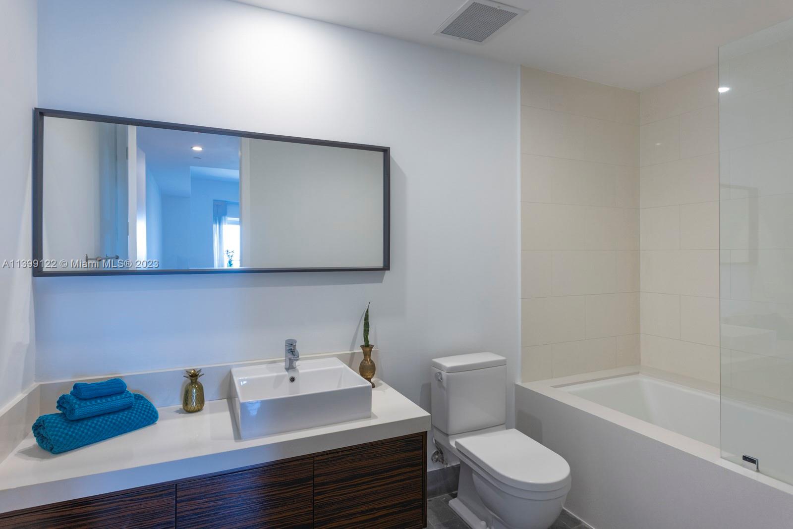 MARQUIS CONDO - Residential