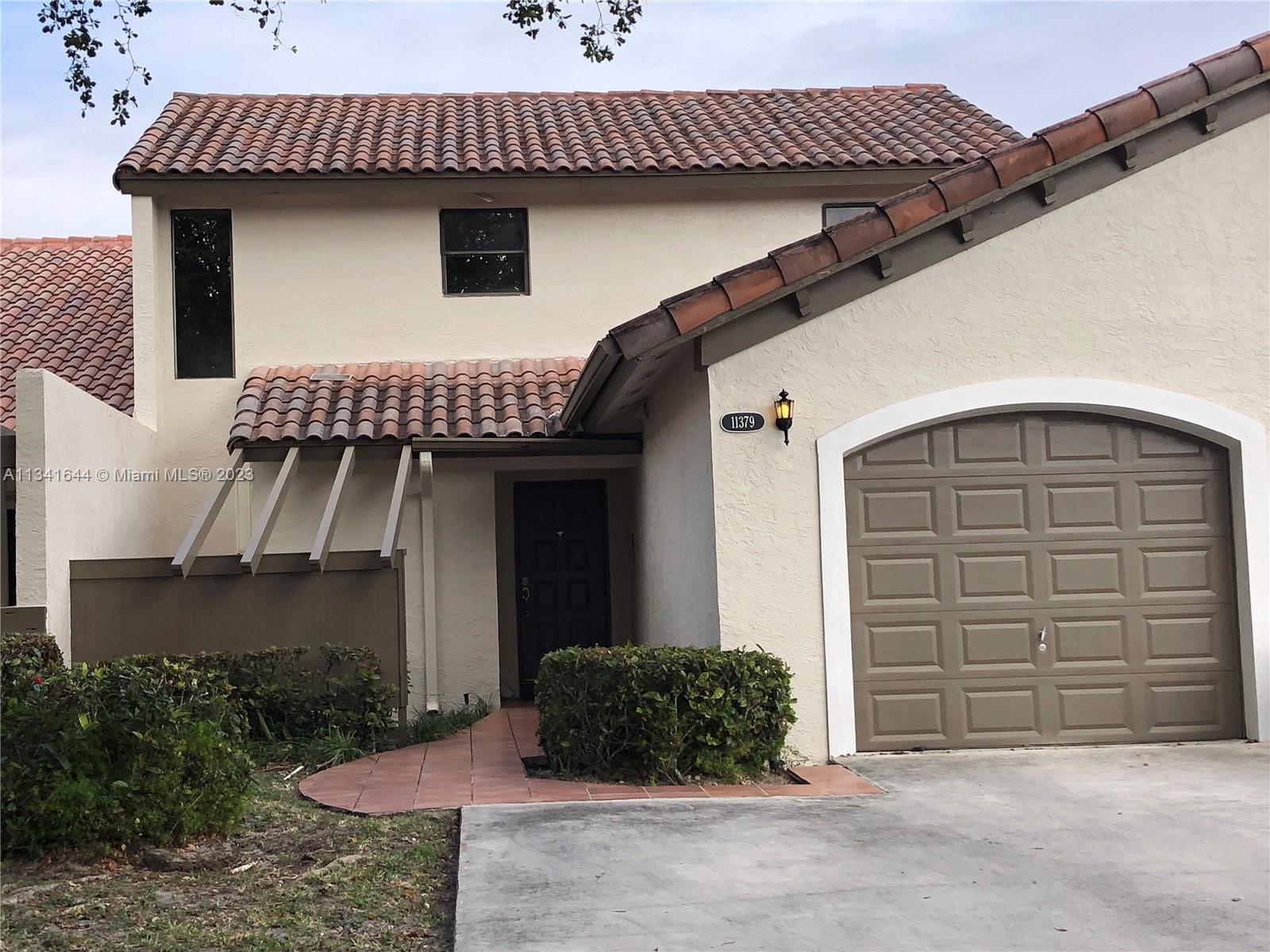 KINGS COURT WEST - Residential