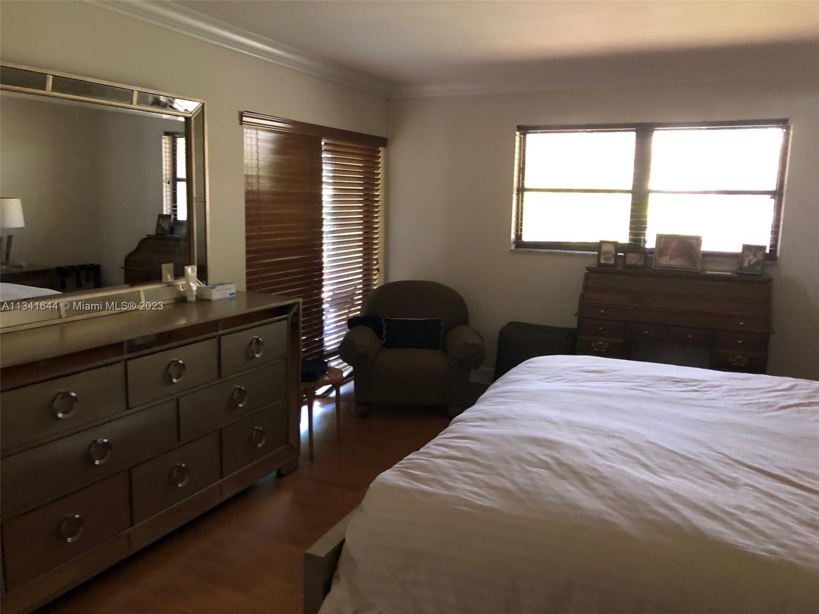 KINGS COURT WEST - Residential