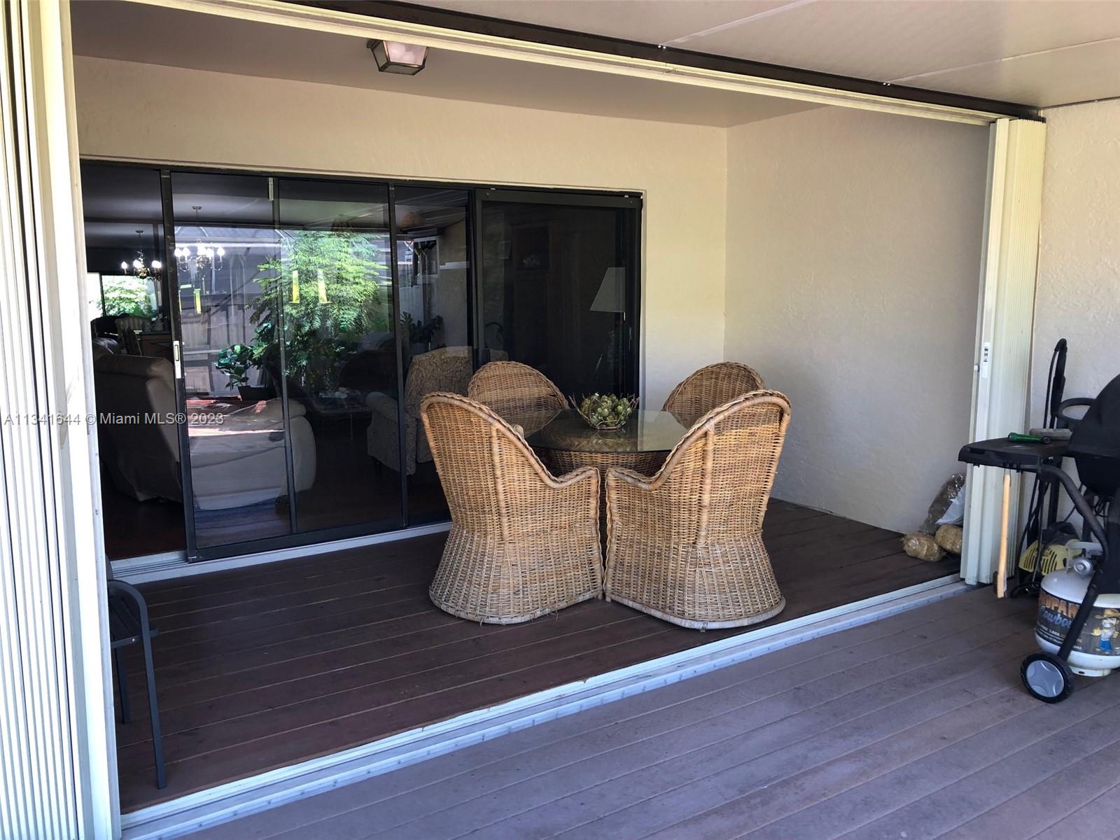 KINGS COURT WEST - Residential