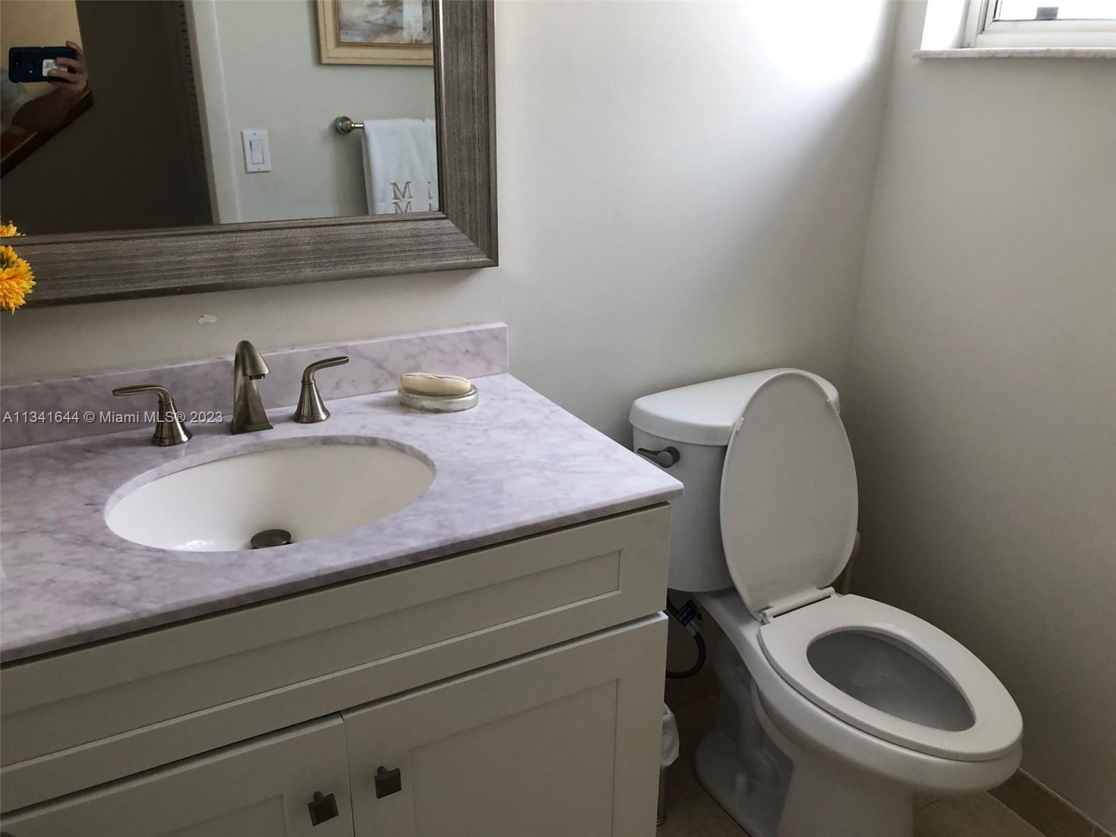 KINGS COURT WEST - Residential