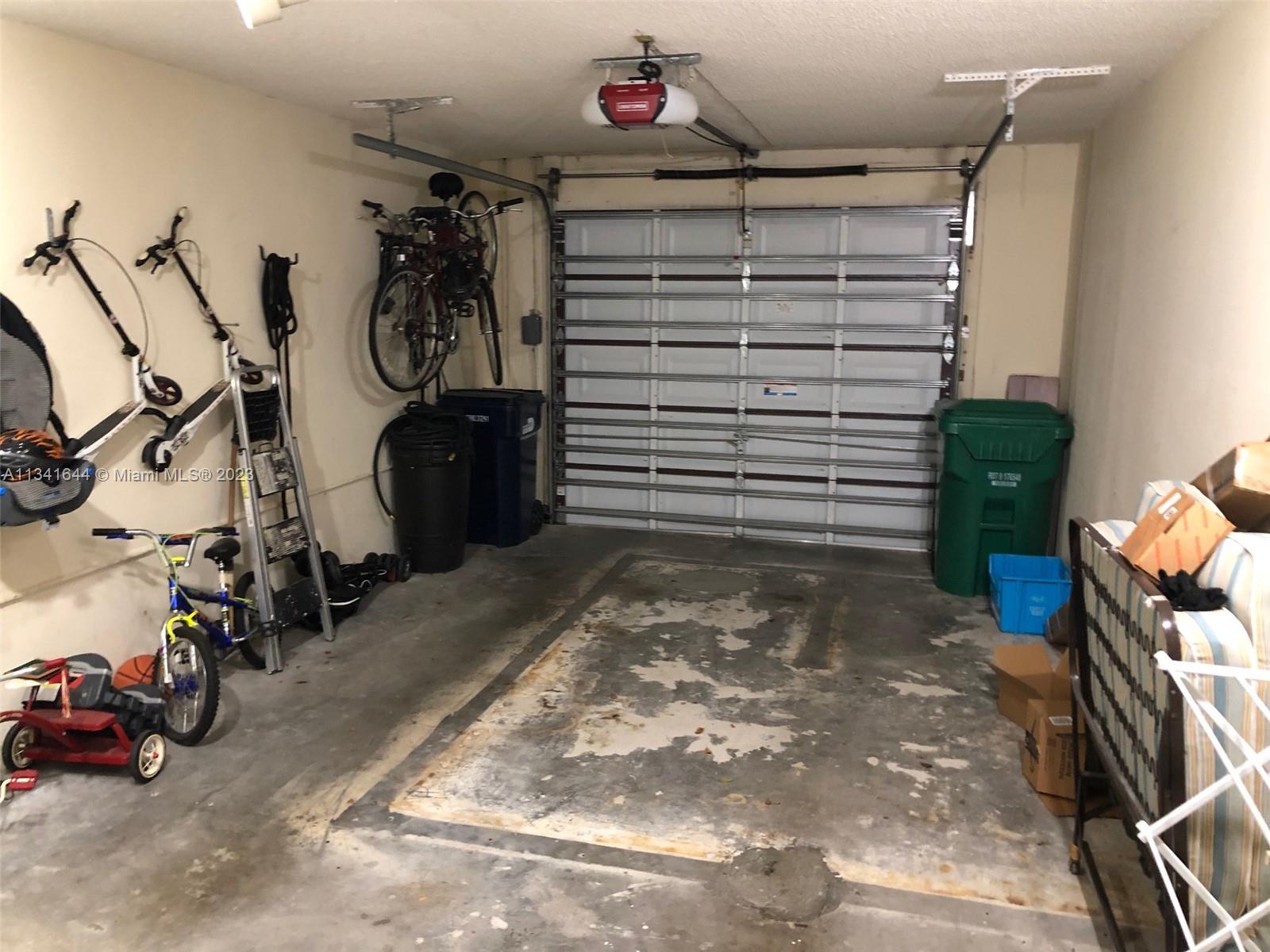 KINGS COURT WEST - Residential