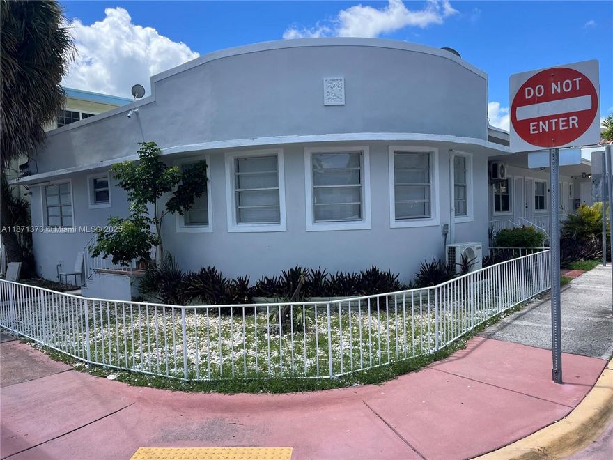 Six units, fully renovated, four 1 bedroom, two studio apartments, laundry on back of property, give listing agent a call!