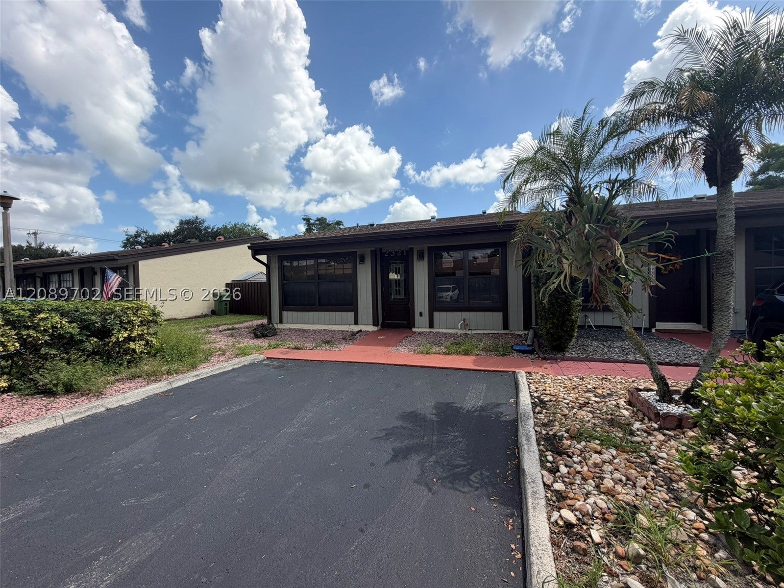 2321 Poinsetta Ct
