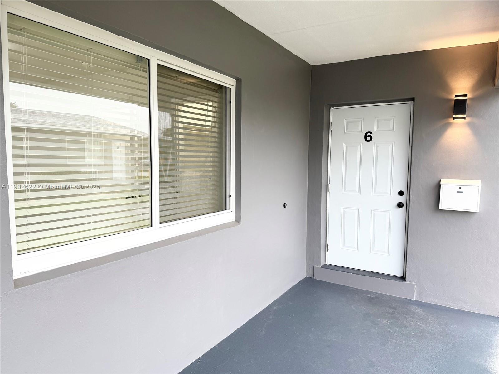 HOLLYWOOD LITTLE RANCHES - Residential Lease