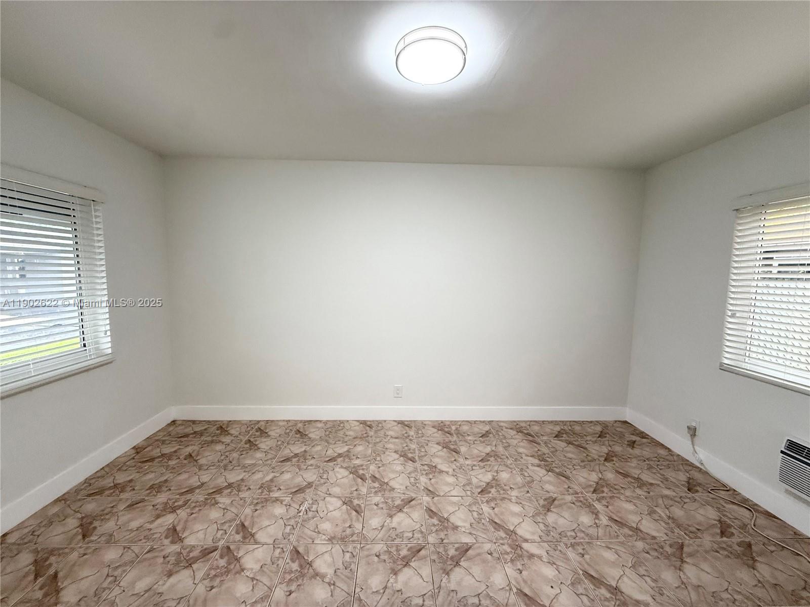 HOLLYWOOD LITTLE RANCHES - Residential Lease