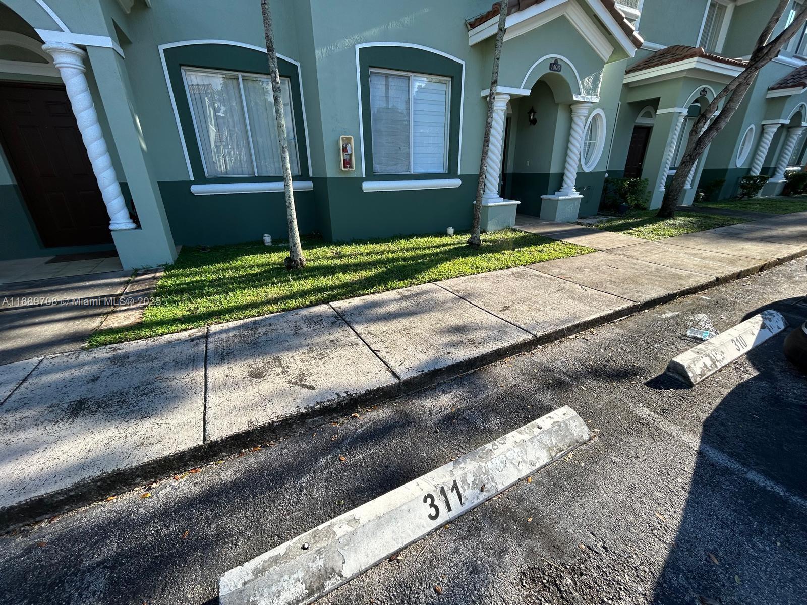 SHOMA TOWNHOMES AT KEYSCO - Residential