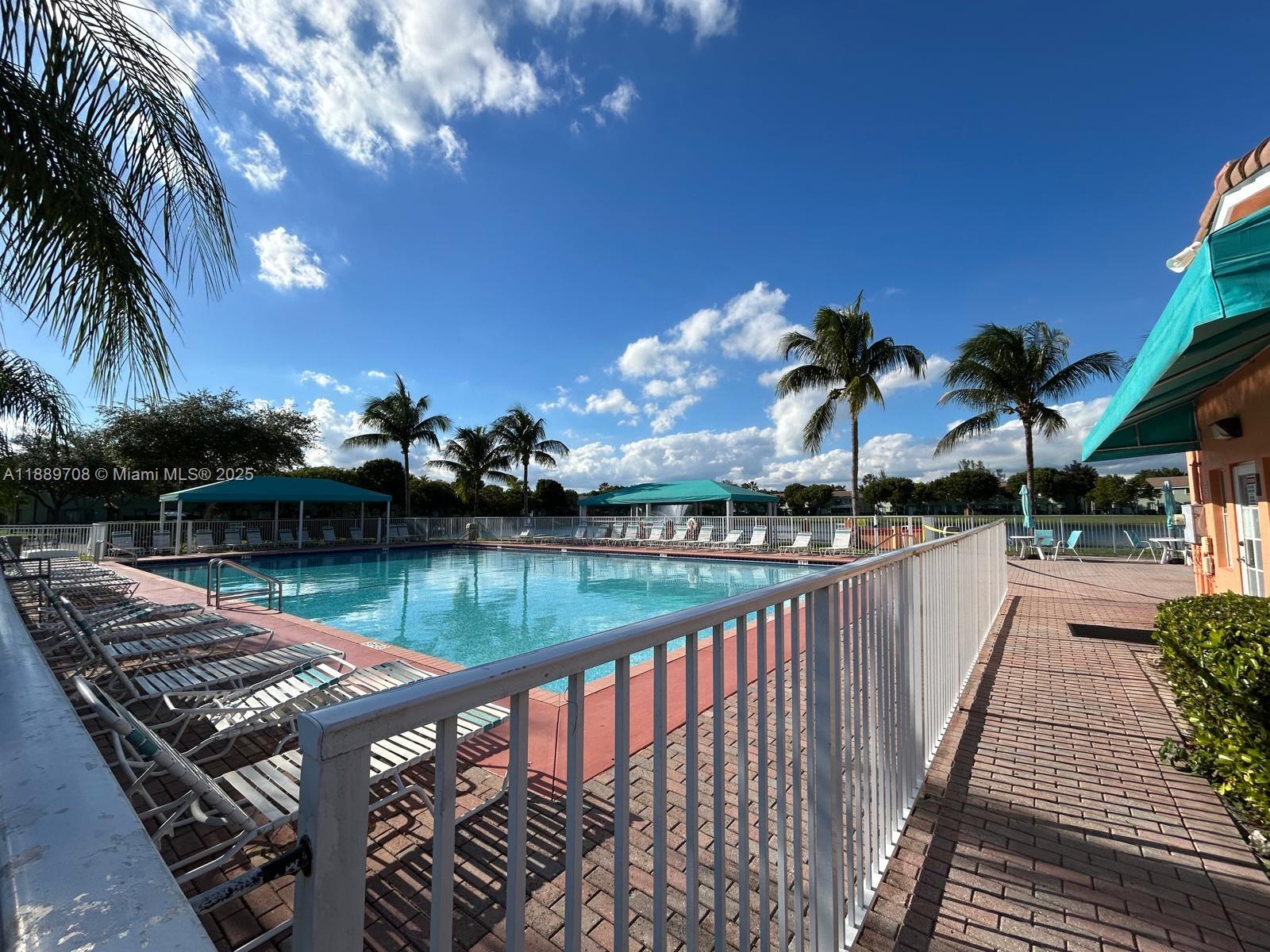 SHOMA TOWNHOMES AT KEYSCO - Residential