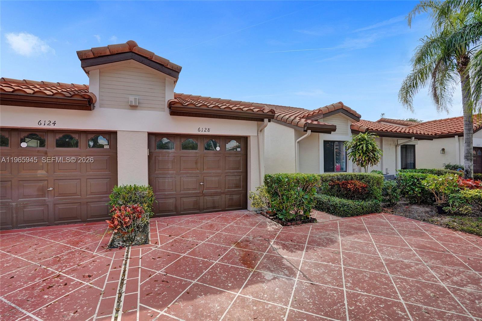 HUNTINGTON POINTE - Residential