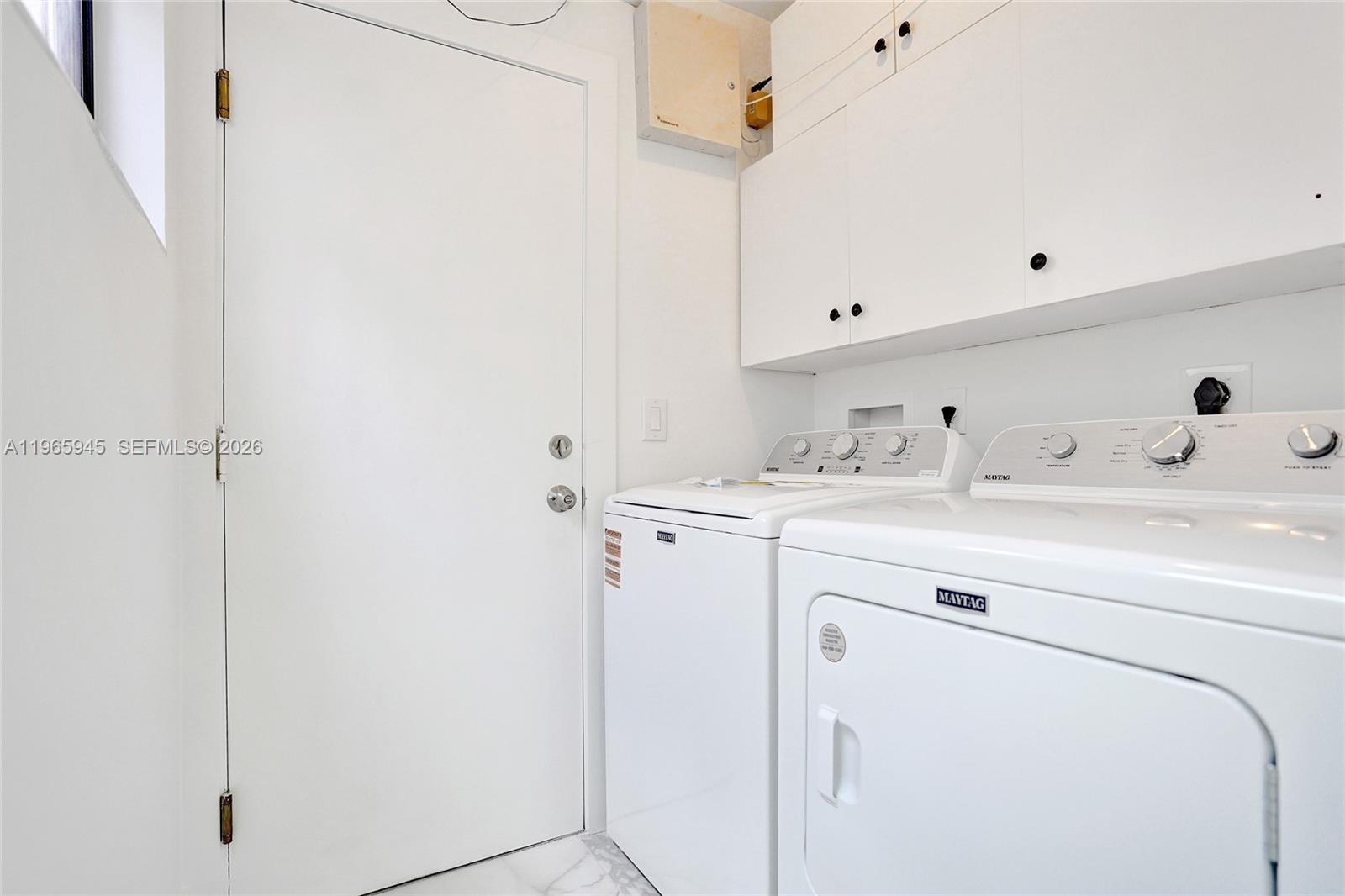 HUNTINGTON POINTE - Residential