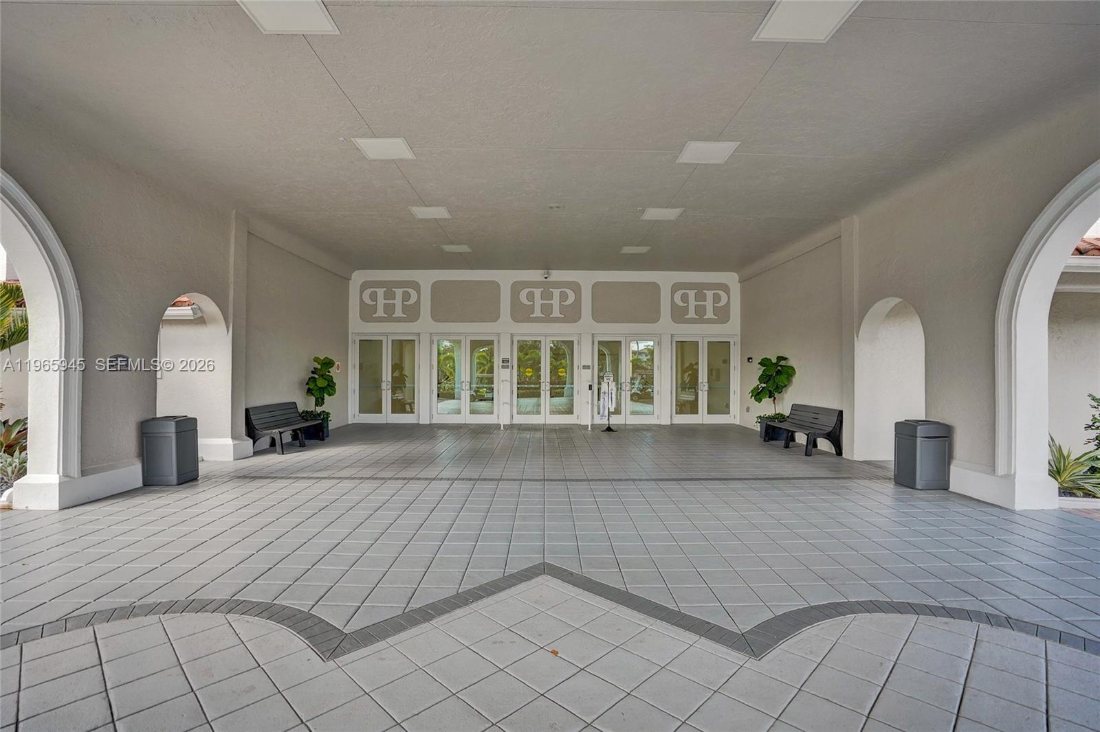 HUNTINGTON POINTE - Residential