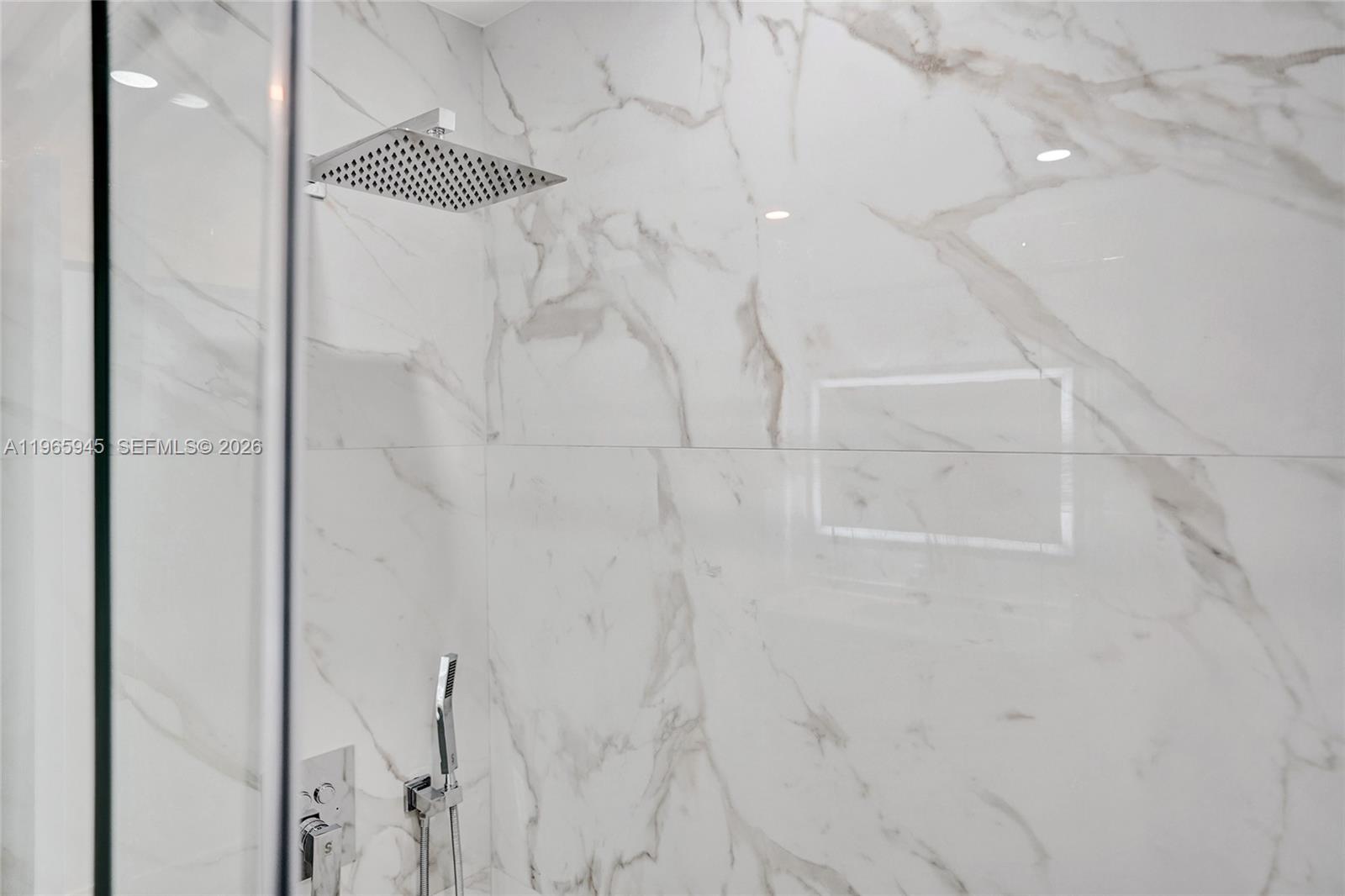 HUNTINGTON POINTE - Residential