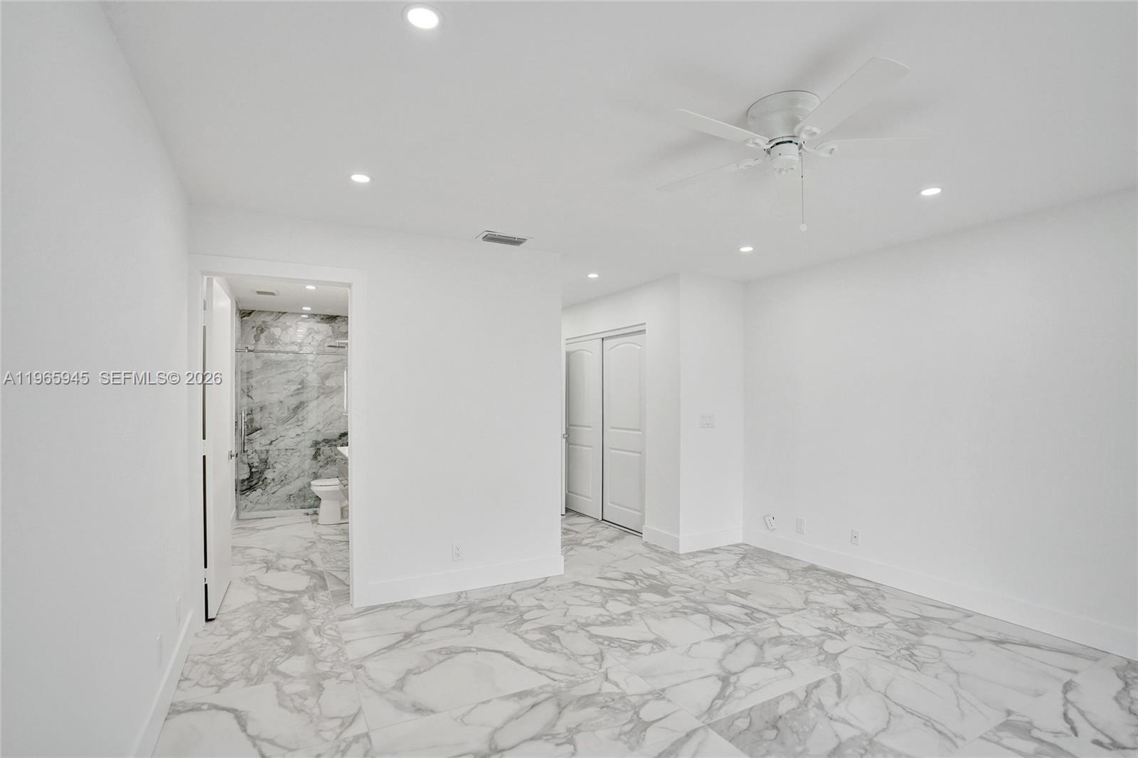 HUNTINGTON POINTE - Residential