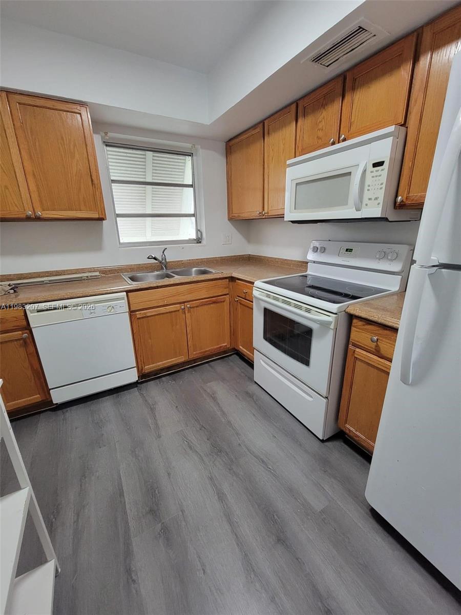 VILLAGE AT DADELAND CONDO - Residential Lease