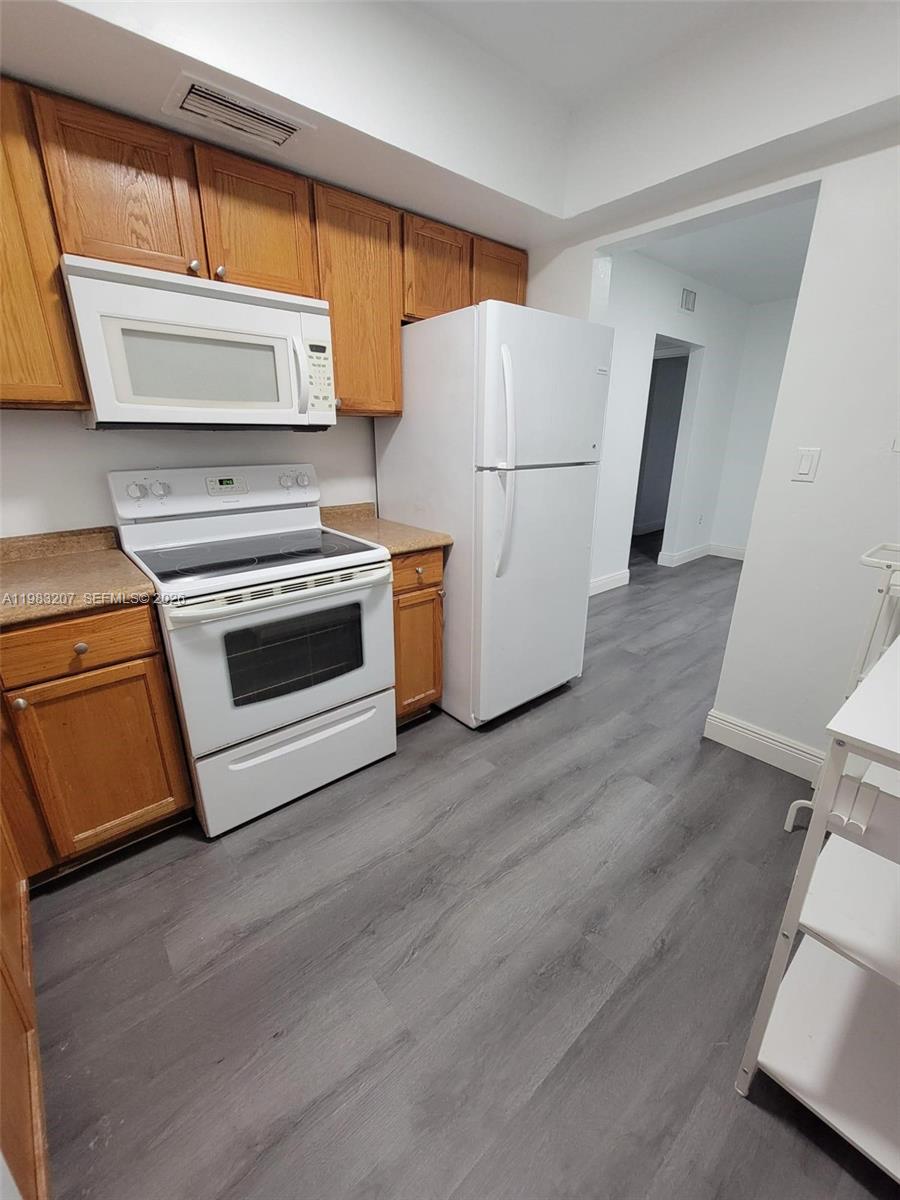 VILLAGE AT DADELAND CONDO - Residential Lease