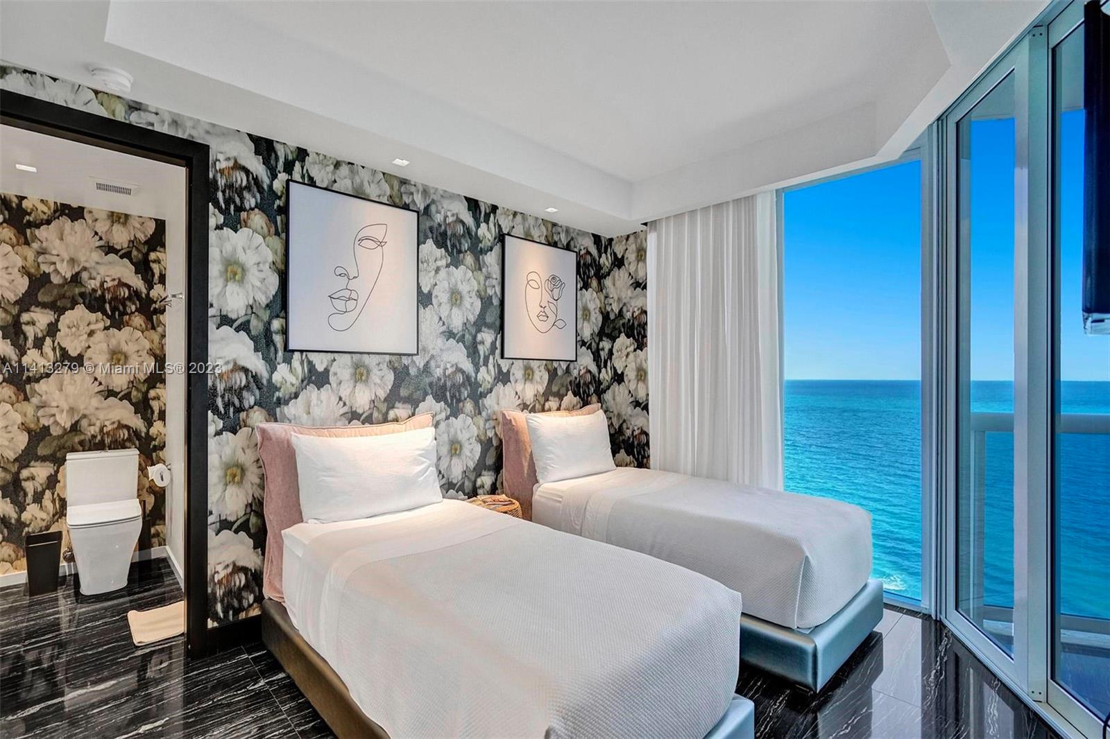 THE PINNACLE CONDO - Residential