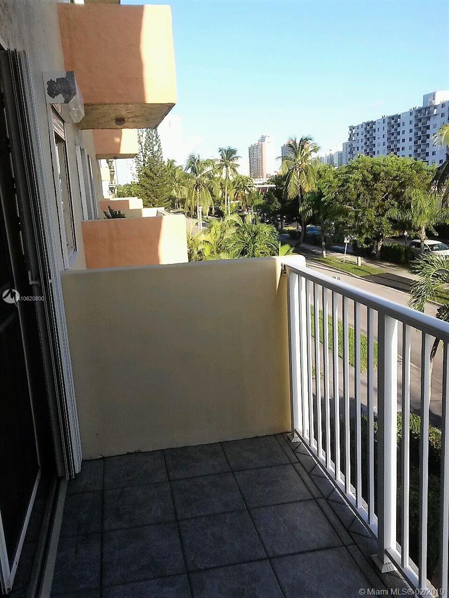 LA CANADIENNE CONDO - Residential