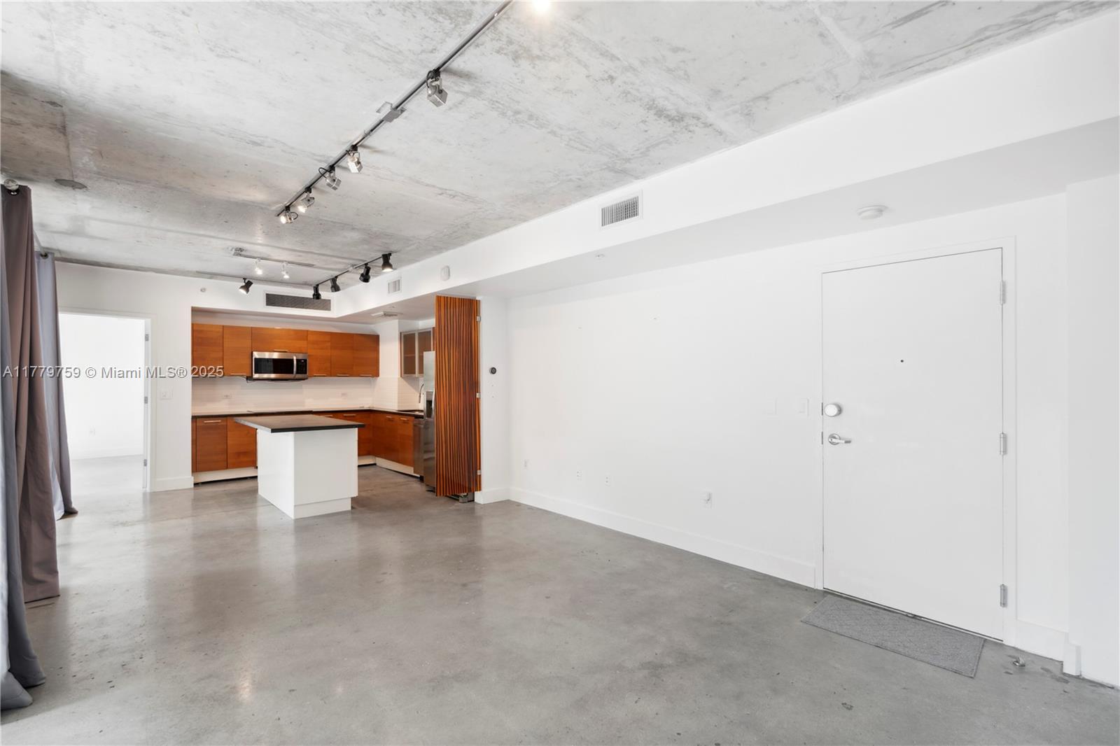3451 NE 1st Ave M0707