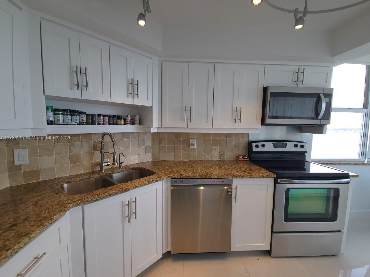 CORNICHE CONDO - Residential Lease