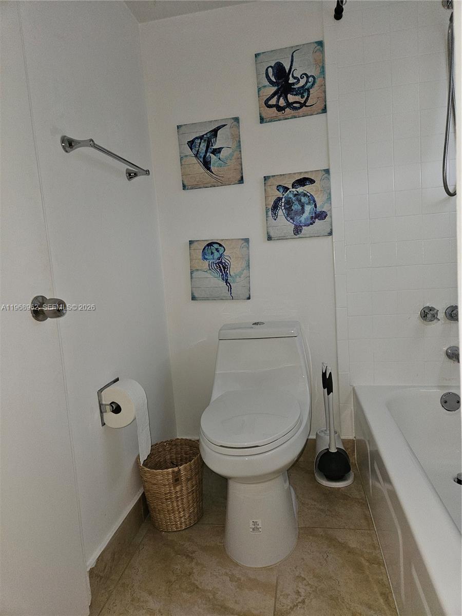 LIVE OAK CONDO ELEVEN - Residential Lease