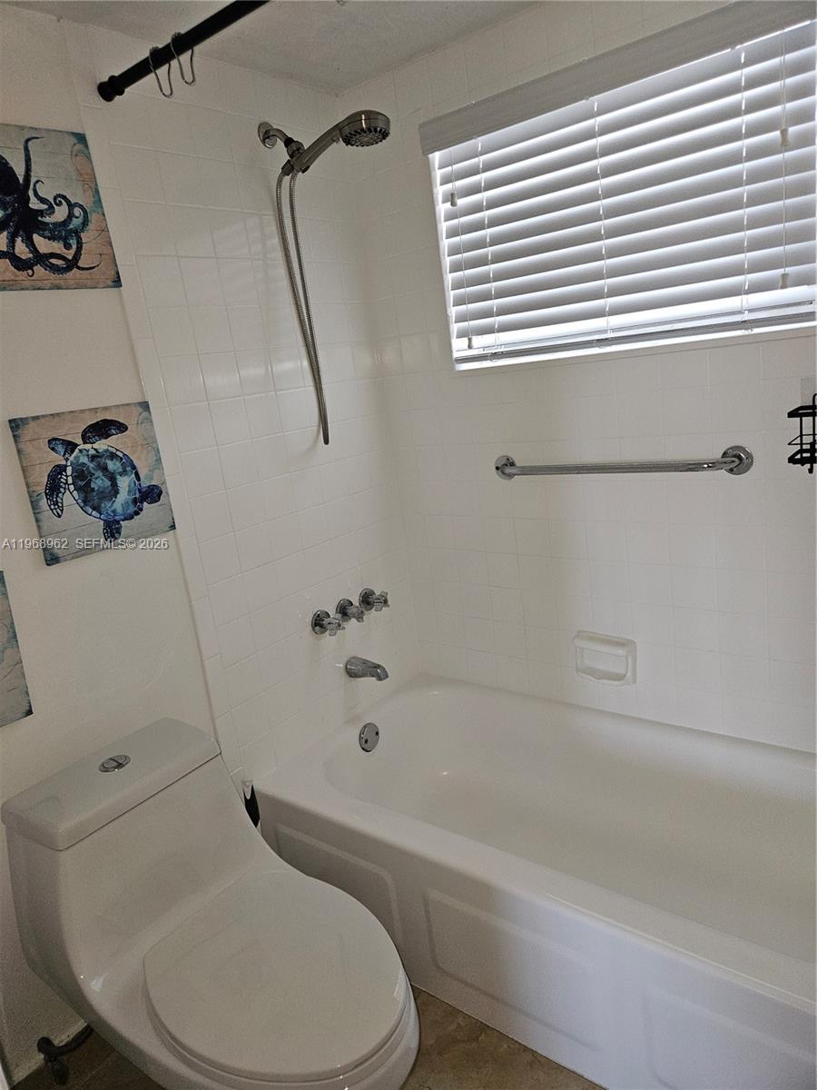 LIVE OAK CONDO ELEVEN - Residential Lease