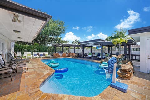 Photo of 5500 Fillmore St, Hollywood, FL 33021 (MLS # A12059811)
