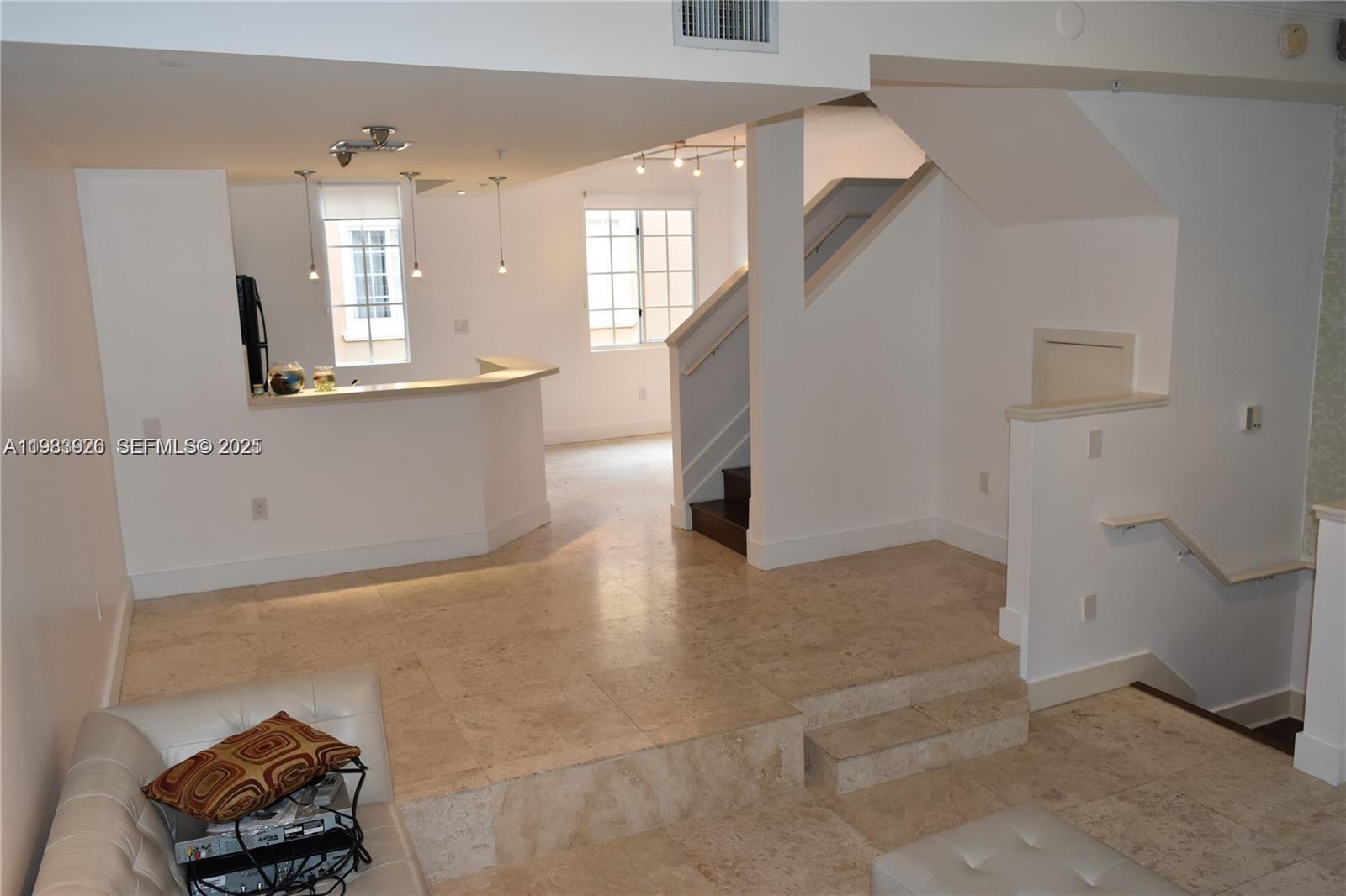 2961 NE 185th St 1613