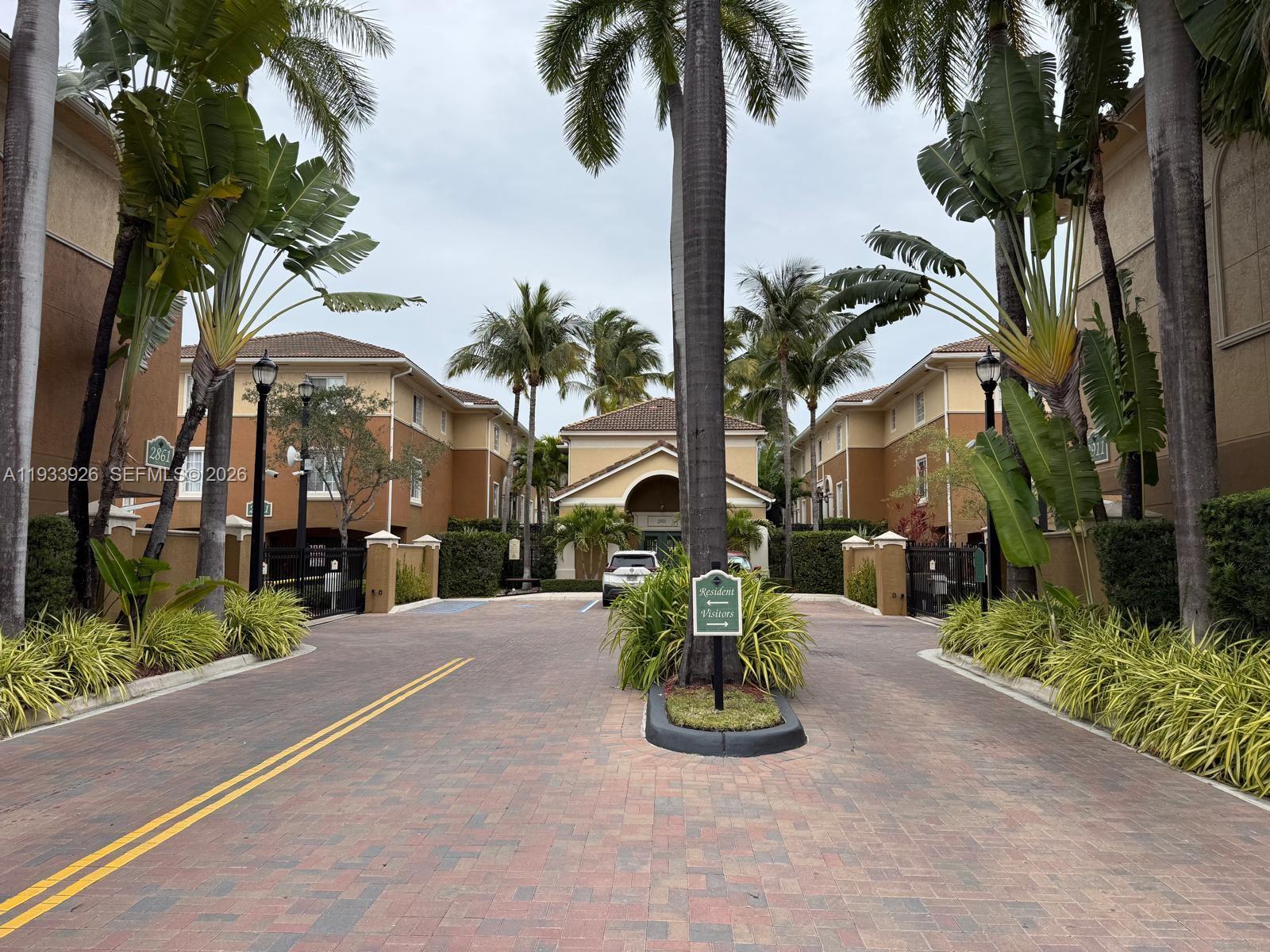 2961 NE 185th St 1613