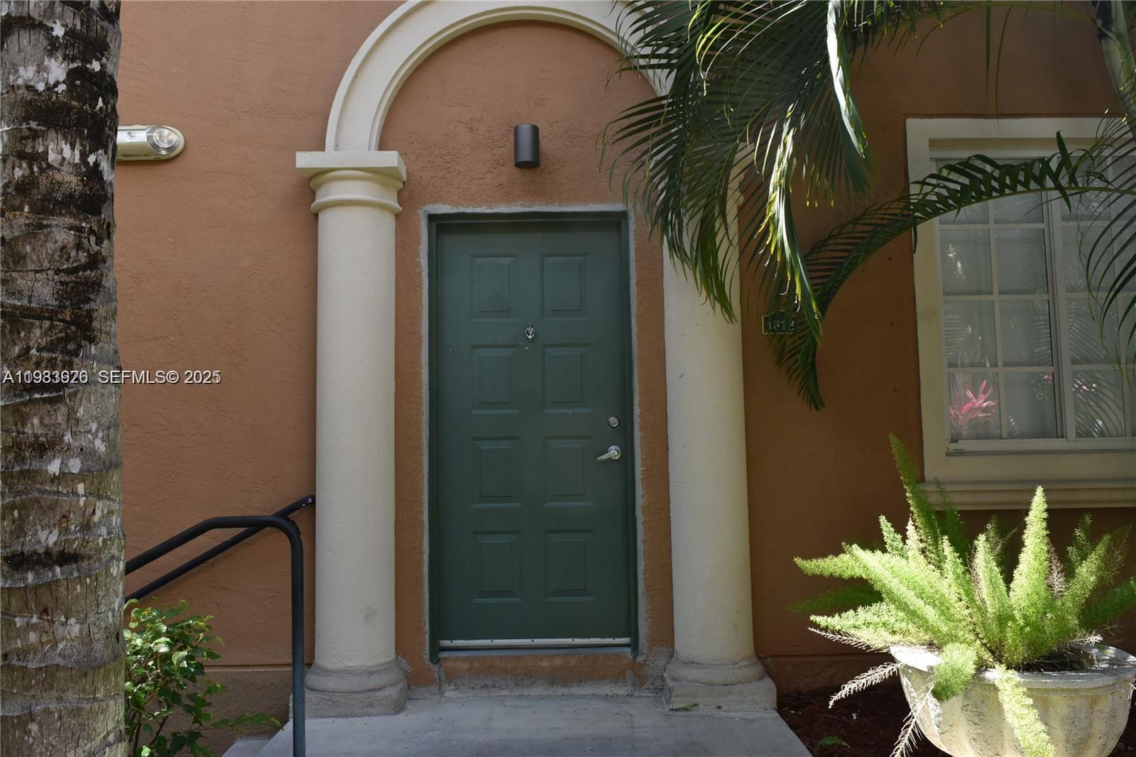 2961 NE 185th St 1613