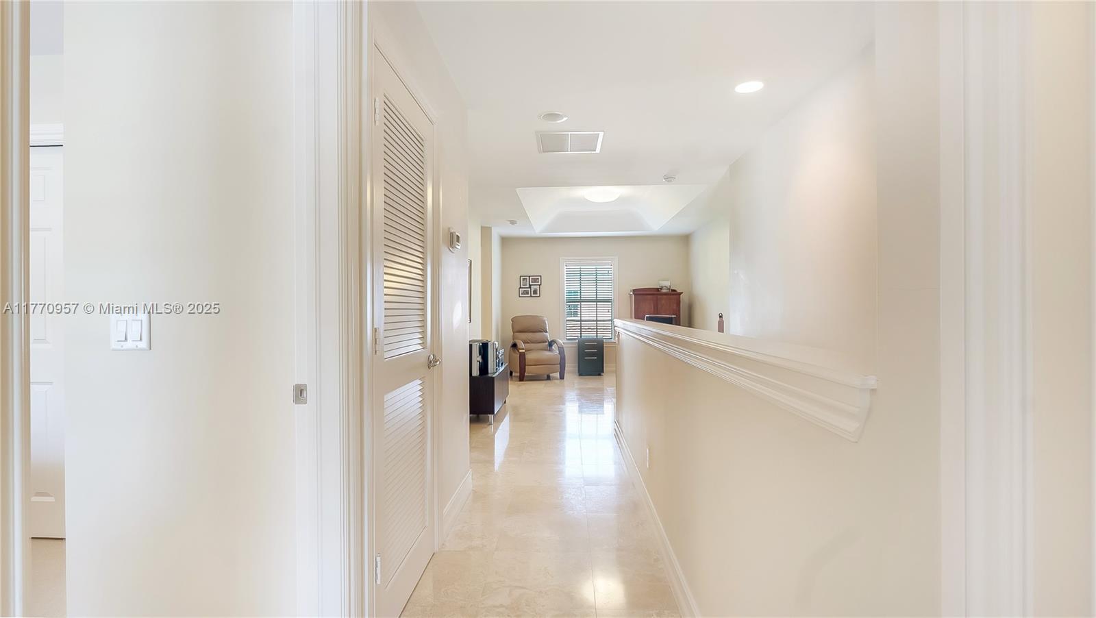 RIVER OAKS - Residential