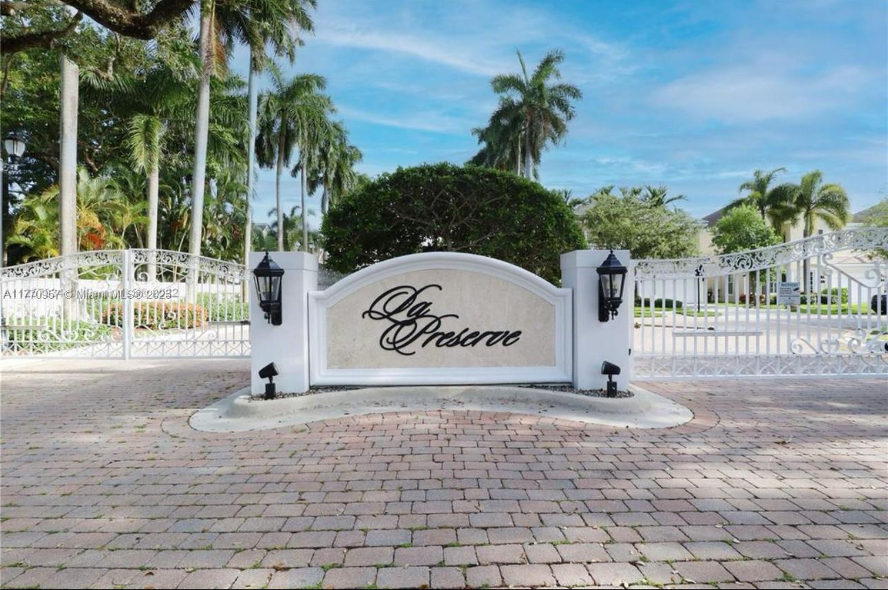 RIVER OAKS - Residential