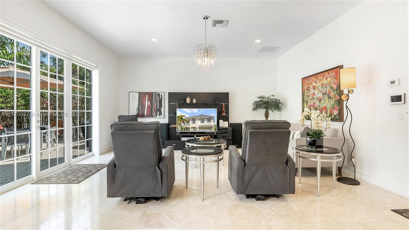 RIVER OAKS - Residential