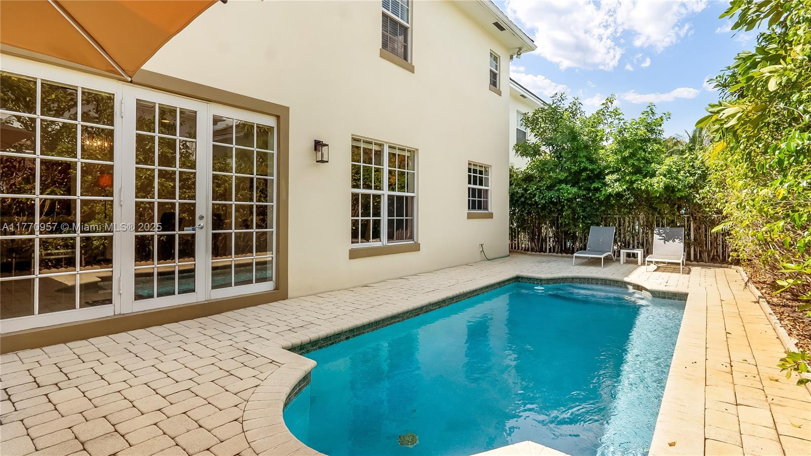 RIVER OAKS - Residential