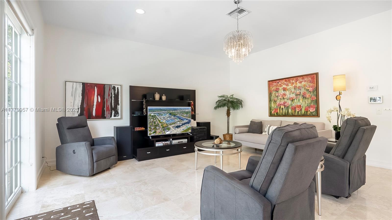 RIVER OAKS - Residential