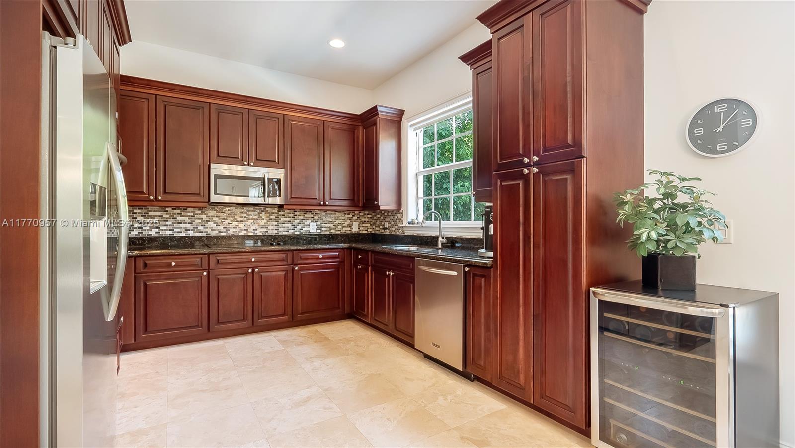 RIVER OAKS - Residential