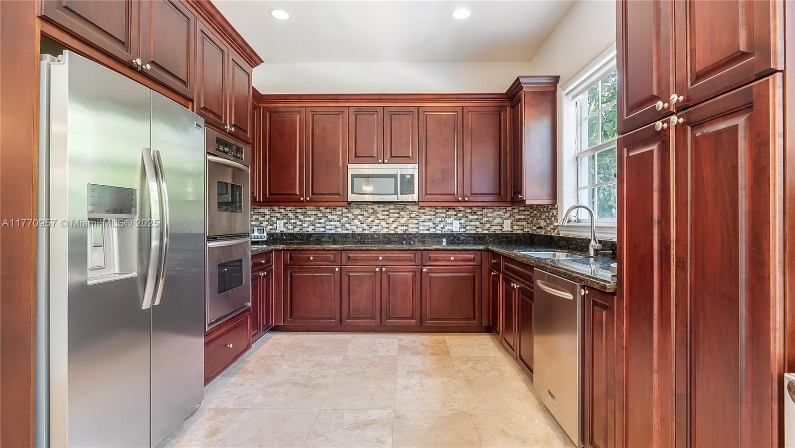 RIVER OAKS - Residential