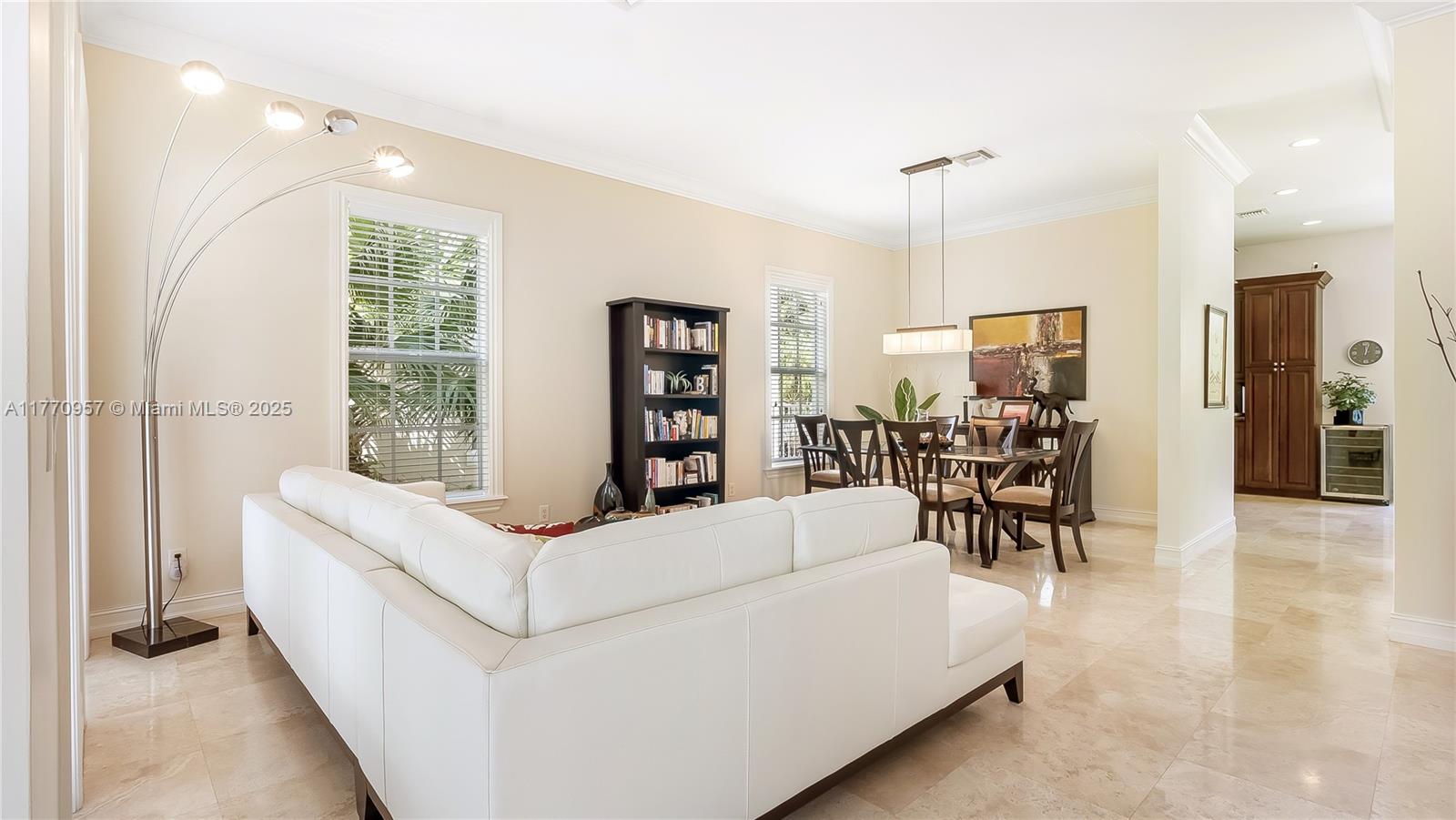 RIVER OAKS - Residential