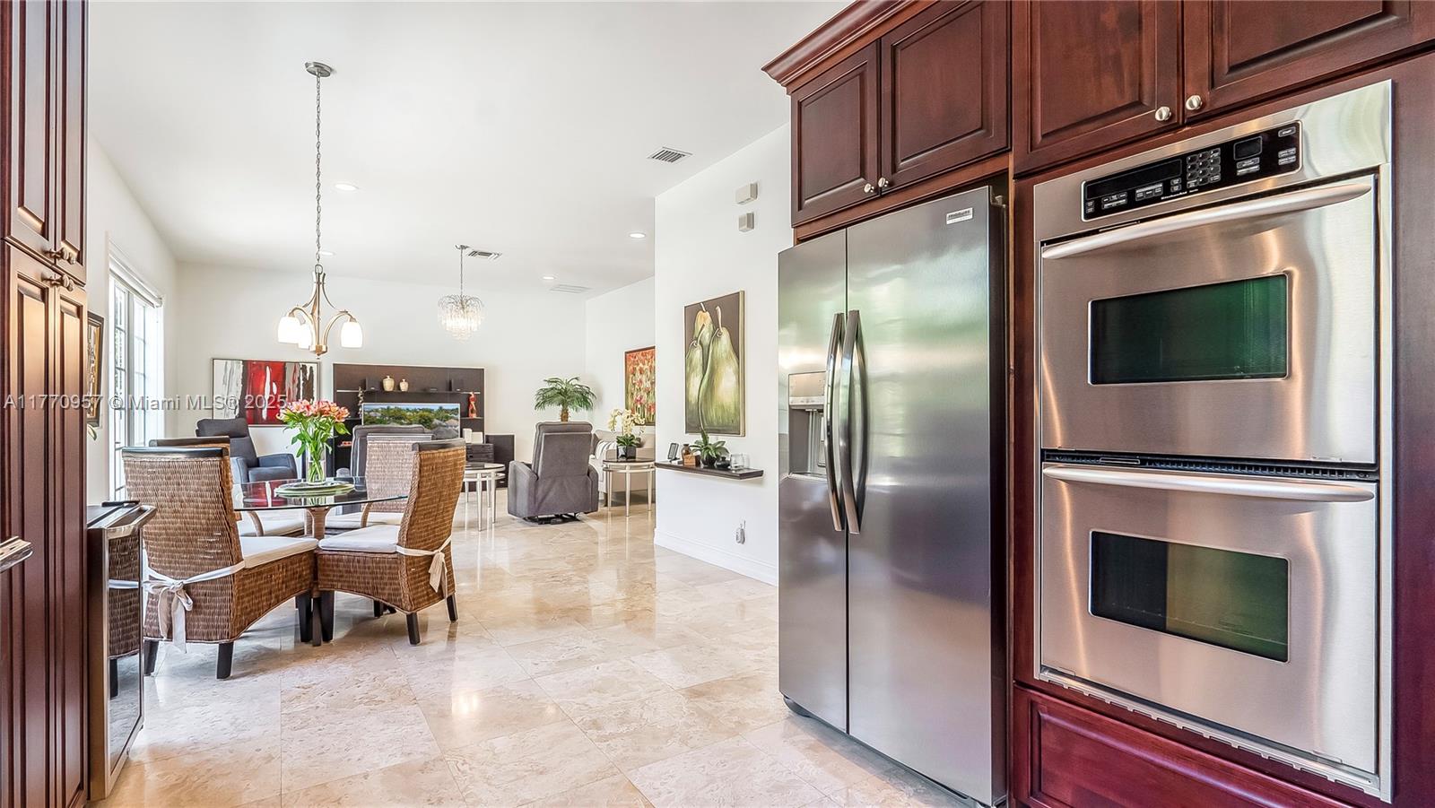 RIVER OAKS - Residential