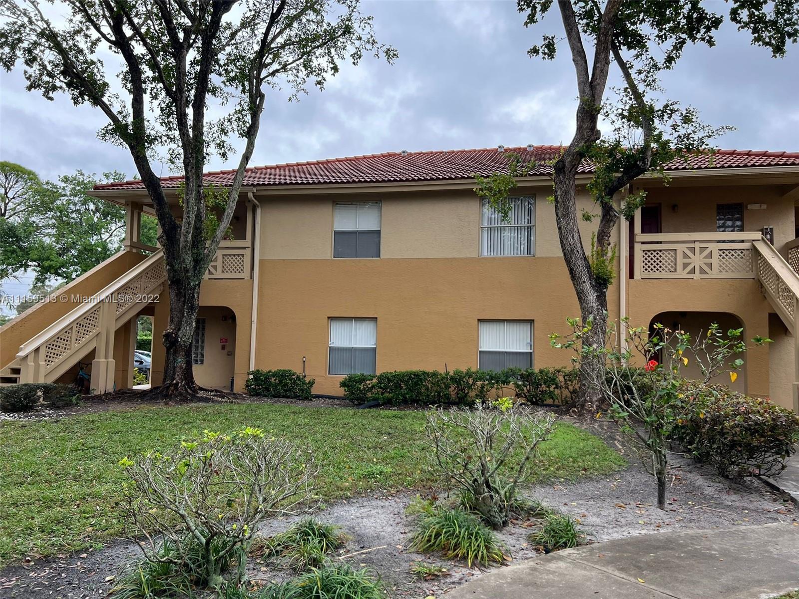 PALM LAKE CONDO - Residential Lease