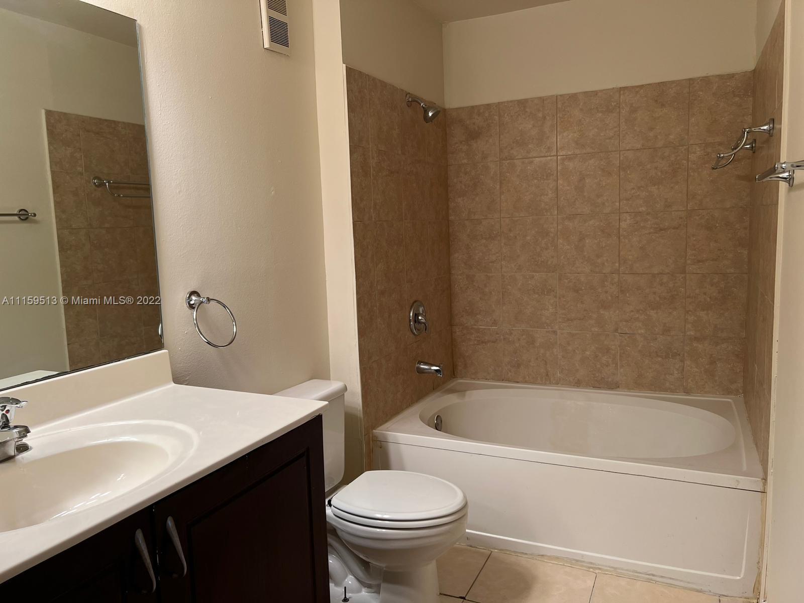 PALM LAKE CONDO - Residential Lease