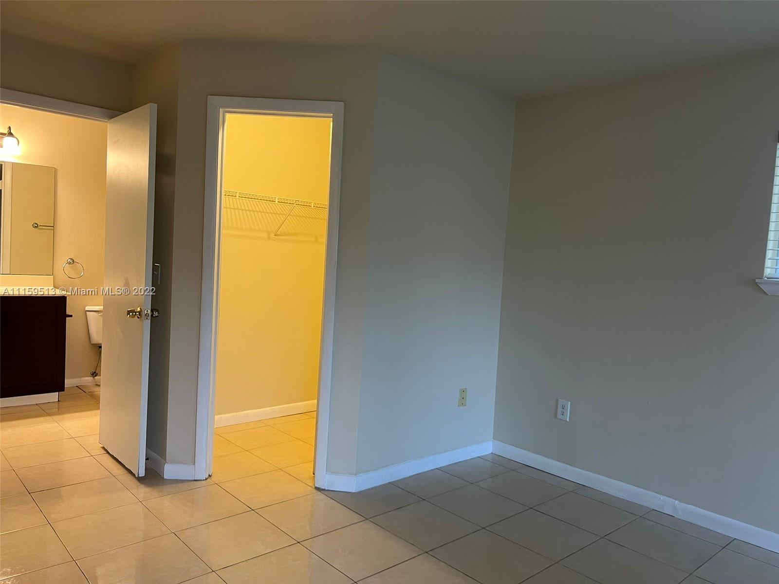 PALM LAKE CONDO - Residential Lease