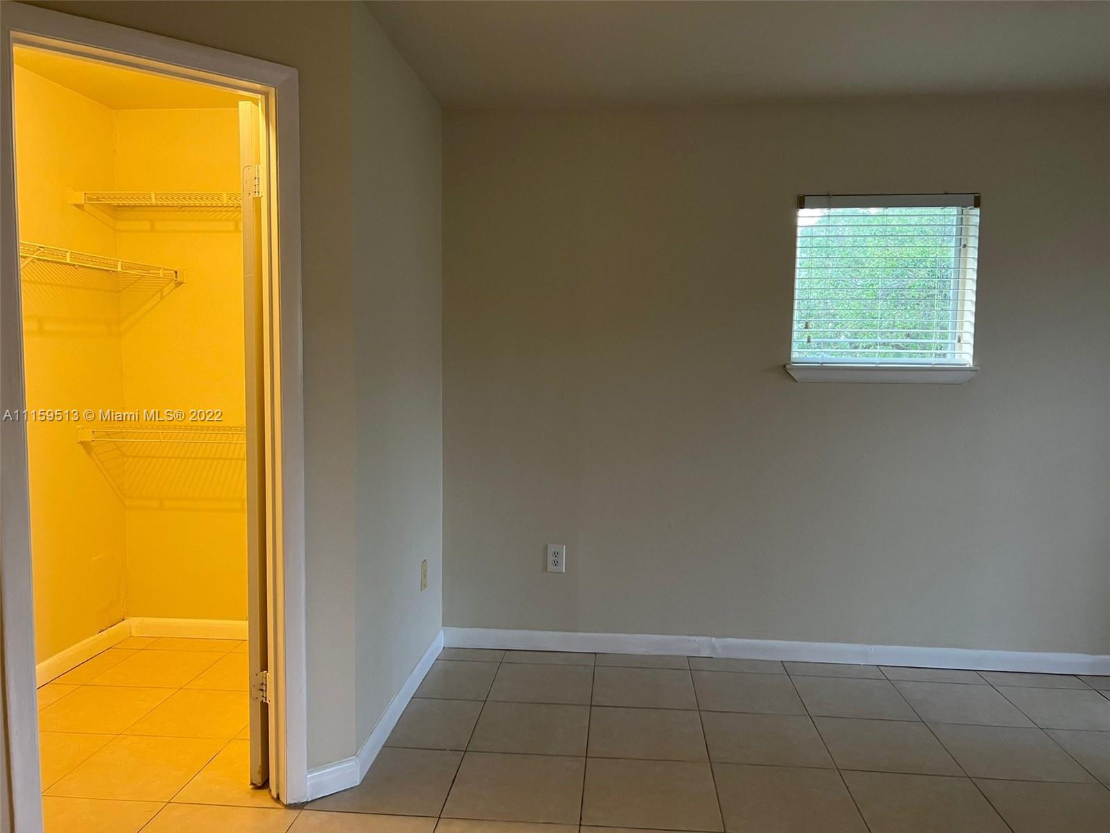 PALM LAKE CONDO - Residential Lease