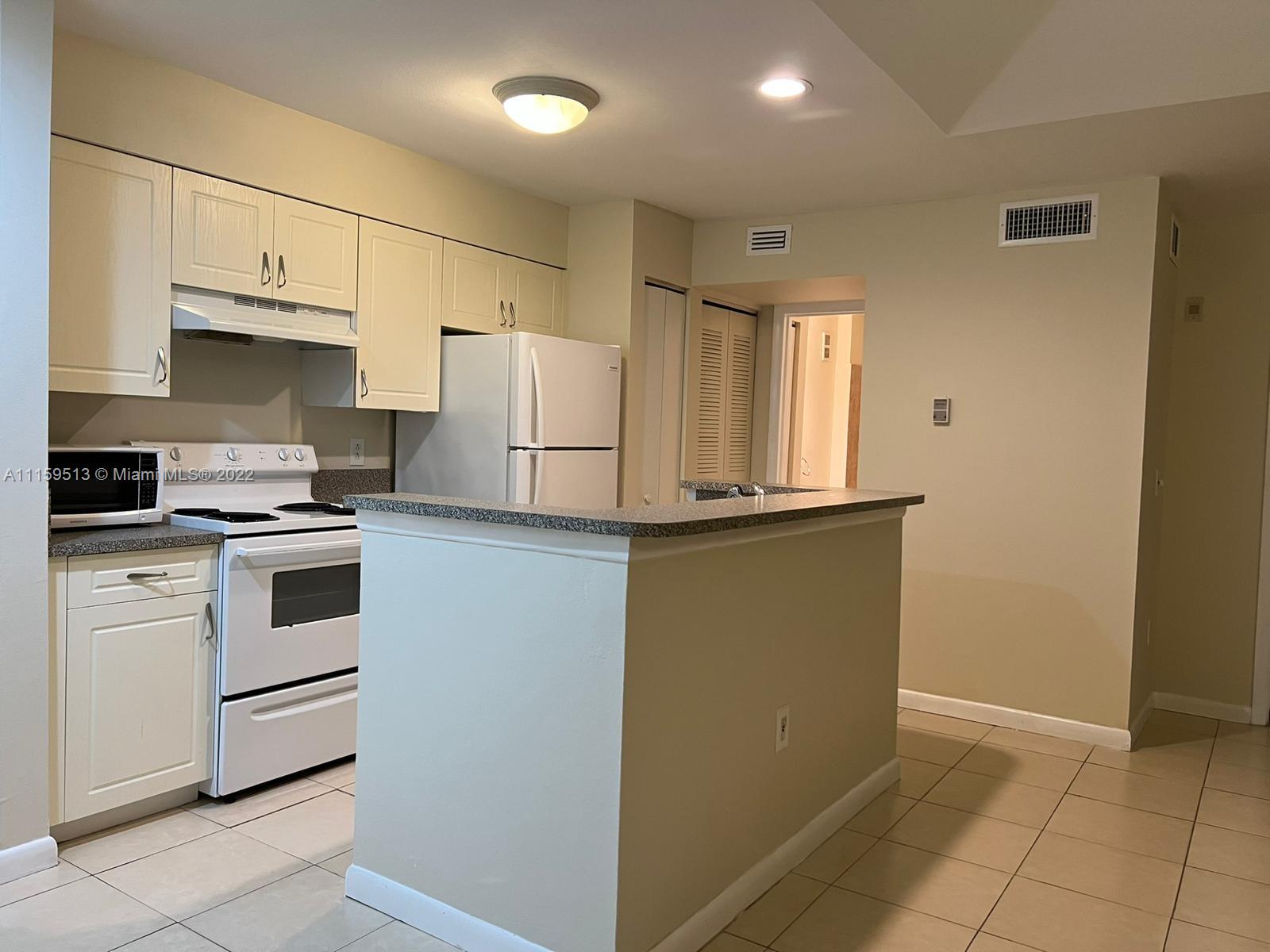 PALM LAKE CONDO - Residential Lease