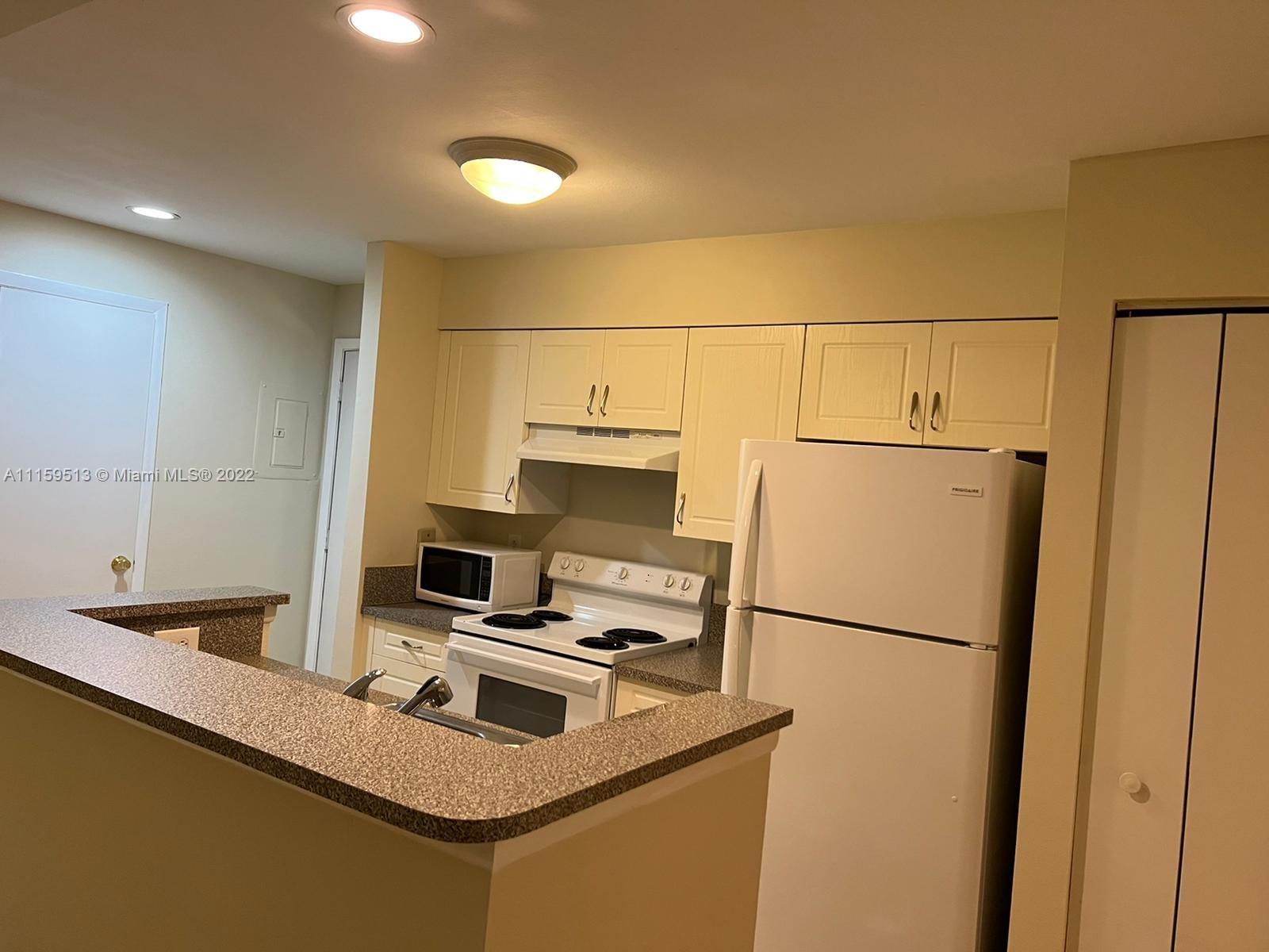 PALM LAKE CONDO - Residential Lease