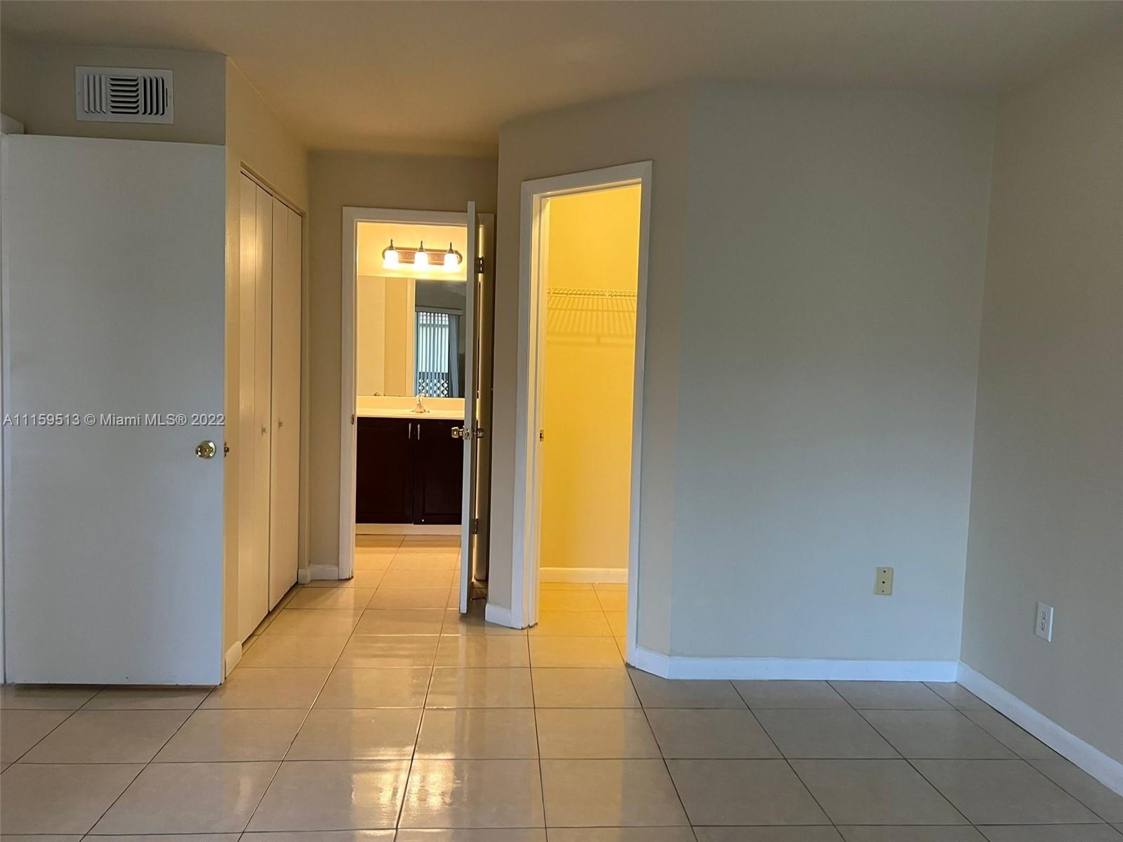 PALM LAKE CONDO - Residential Lease